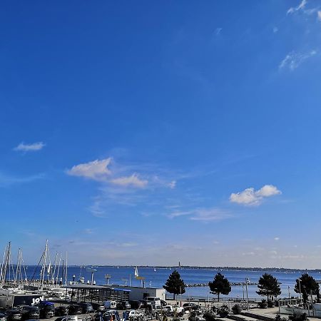 Sunny Seaside Apartment Kiel Dış mekan fotoğraf